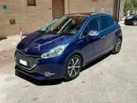 Usata Peugeot 208 Allure 92 CV (67 kW) 2013 Blu Utilitaria