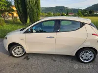 Usata Lancia Ypsilon Gold 69 CV (50 kW) 2017 Bianco Utilitaria