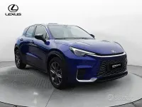 Usata Lexus LBX 136 CV (100 kW) 2024 Blu/azzurro SUV