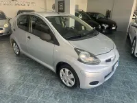 Usata Toyota Aygo Connect Style 68 CV (50 kW) 2011 Argento Utilitaria