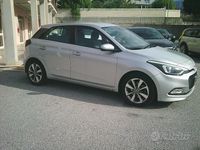 Usata Hyundai i20 Comfort 75 CV (55 kW) 2018 Argento Berlina