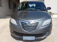 Usata Lancia Ypsilon Gold 69 CV (50 kW) 2015 Grigio Utilitaria