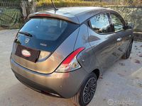 Usata Lancia Ypsilon Gold 70 CV (51 kW) 2023 Grigio Utilitaria