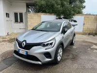 Usata Renault Captur Zen 101 CV (74 kW) 2022 Grigio SUV