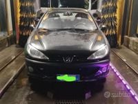 Usata Peugeot 206 109 CV (80 kW) 2002 Nero Berlina