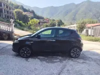 Usata Lancia Ypsilon 95 CV (69 kW) 2017 Nero Utilitaria