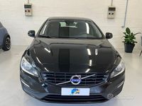 Usata Volvo V60 Kinetic 120 CV (88 kW) 2016 Nero Station wagon