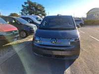 Usata VW T7 Style 150 CV (110 kW) 2024 Grigio indium metallizzato Furgone