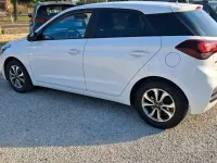 Usata Hyundai i20 73 CV (53 kW) 2020 Bianco Utilitaria
