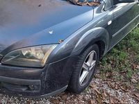 Usata Ford Focus 115 CV (84 kW) 2006 Verde Station wagon