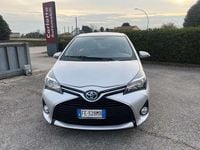Usata Toyota Yaris Hybrid Active 73 CV (53 kW) 2016 Argento Berlina