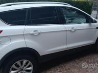 Usata Ford Kuga 140 CV (102 kW) 2014 Bianco SUV