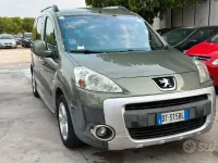 Usata Peugeot Partner Tepee Premium 109 CV (80 kW) 2009 Verde Monovolume