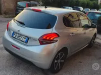 Usata Peugeot 208 Allure 75 CV (55 kW) 2016 Grigio Utilitaria