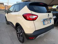 Usata Renault Captur 90 CV (66 kW) 2015 Beige SUV