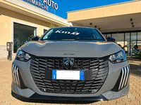Usata Peugeot 208 Allure 101 CV (74 kW) 2024 Grigio Utilitaria