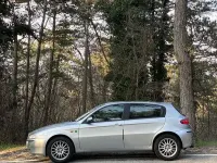 Usata Alfa Romeo 147 Distinctive 105 CV (77 kW) 2001 Utilitaria