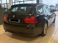 Usata BMW 318 143 CV (105 kW) 2012 Nero Station wagon