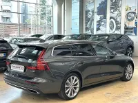 Usata Volvo V60 Inscription 190 CV (139 kW) 2019 Pine grey Station wagon