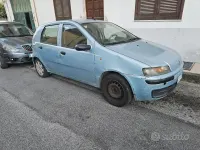 Usata Fiat Punto 80 CV (58 kW) 2001 Bluazzurro Utilitaria