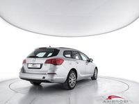 Usata Opel Astra 130 CV (95 kW) 2013 Grigio
