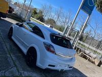 Usata Opel Astra GTC OPC 240 CV (176 kW) 2009 Bianco Berlina