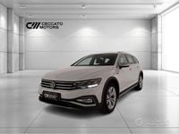 Usata VW Passat Alltrack 200 CV (147 kW) 2023 Bianco Station wagon