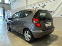 Usata Mercedes A180 Avantgarde 109 CV (80 kW) 2010 Grigio Coupé