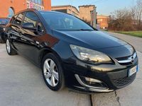 Usata Opel Astra 110 CV (80 kW) 2013 Nero Station wagon