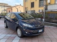 Usata Ford Fiesta 70 CV (51 kW) 2012 Blu Berlina
