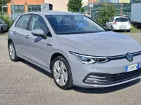 Usata VW Golf VIII 150 CV (110 kW) 2021 Argento Berlina