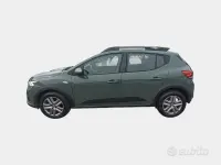 Usata Dacia Sandero Expression 91 CV (66 kW) 2023 Verde scuro Berlina