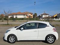Usata Peugeot 208 Allure 68 CV (50 kW) 2014 Bianco Utilitaria