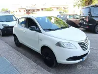Usata Lancia Ypsilon 80 CV (58 kW) 2013 Bianco Utilitaria