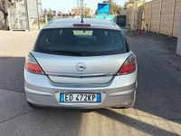 Usata Opel Astra 140 CV (102 kW) 2010 Grigio Berlina
