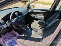 Usata Opel Astra Cosmo 120 CV (88 kW) 2007 Nero Station wagon