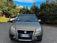 Usata Fiat Sedici 119 CV (87 kW) 2007 Oro SUV