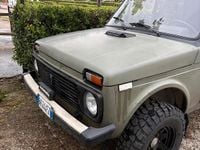 Usata Lada niva 80 CV (58 kW) 2000 Verde SUV
