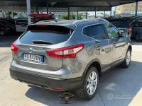 Usata Nissan Qashqai N-Connecta 116 CV (85 kW) 2017 Grigio SUV