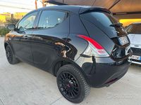 Usata Lancia Ypsilon 85 CV (62 kW) 2015 Nero Utilitaria