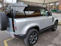 Usata Land Rover Defender SE Dynamic 249 CV (183 kW) 2022 Argento SUV