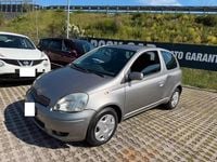 Usata Toyota Yaris Sol 75 CV (55 kW) 2005 Grigio Berlina