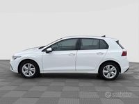 Usata VW Golf VIII Life 110 CV (80 kW) 2023 Pure white Berlina