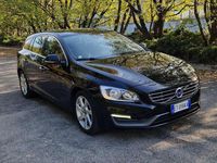 Usata Volvo V60 Momentum 136 CV (100 kW) 2014 Nero Station wagon