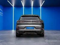 Usata Porsche Cayenne 470 CV (345 kW) 2025 Grigio SUV
