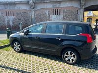 Usata Peugeot 5008 112 CV (82 kW) 2012 Nero Monovolume