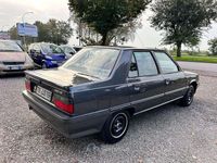 Usata Renault R9 54 CV (39 kW) 1988 Grigio Berlina