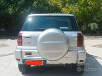 Usata Toyota RAV4 116 CV (85 kW) 2002 Grigio SUV