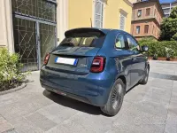 Usata Fiat 500e 42 kW (58 CV) 2021 Blu/azzurro Utilitaria