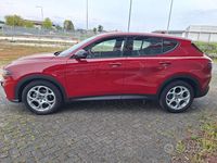 Begagnad Alfa Romeo Tonale Super 131 HK (96 kW) 2023 Röd SUV